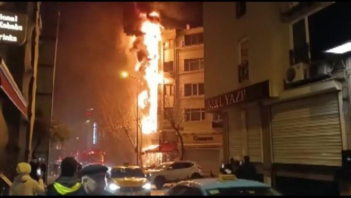 Fatih'te restoranın bacasından çıkan alevler iş hanını sardı