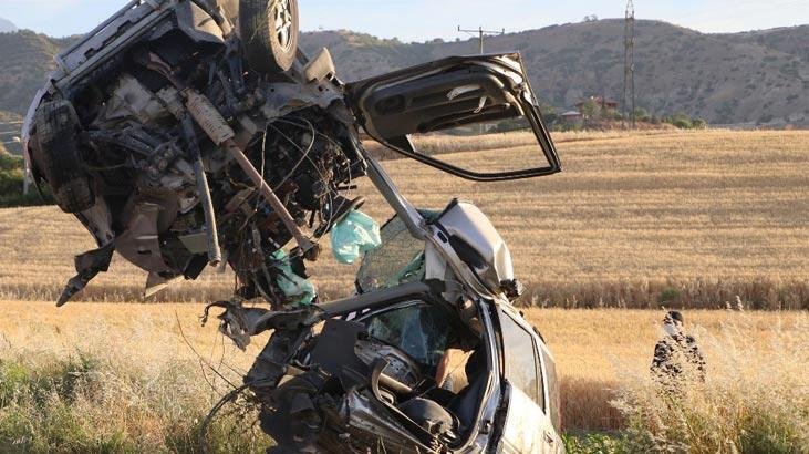 Feci görüntü! Otomobil ikiye bölündü