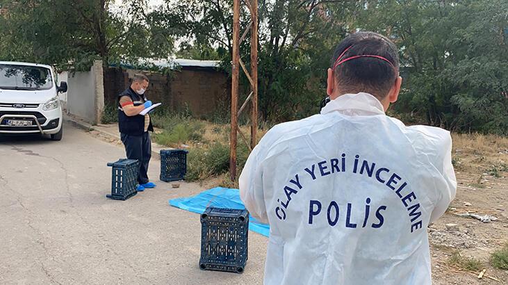 Feci son! Elektrik direğindeki kabloları kesiyordu...