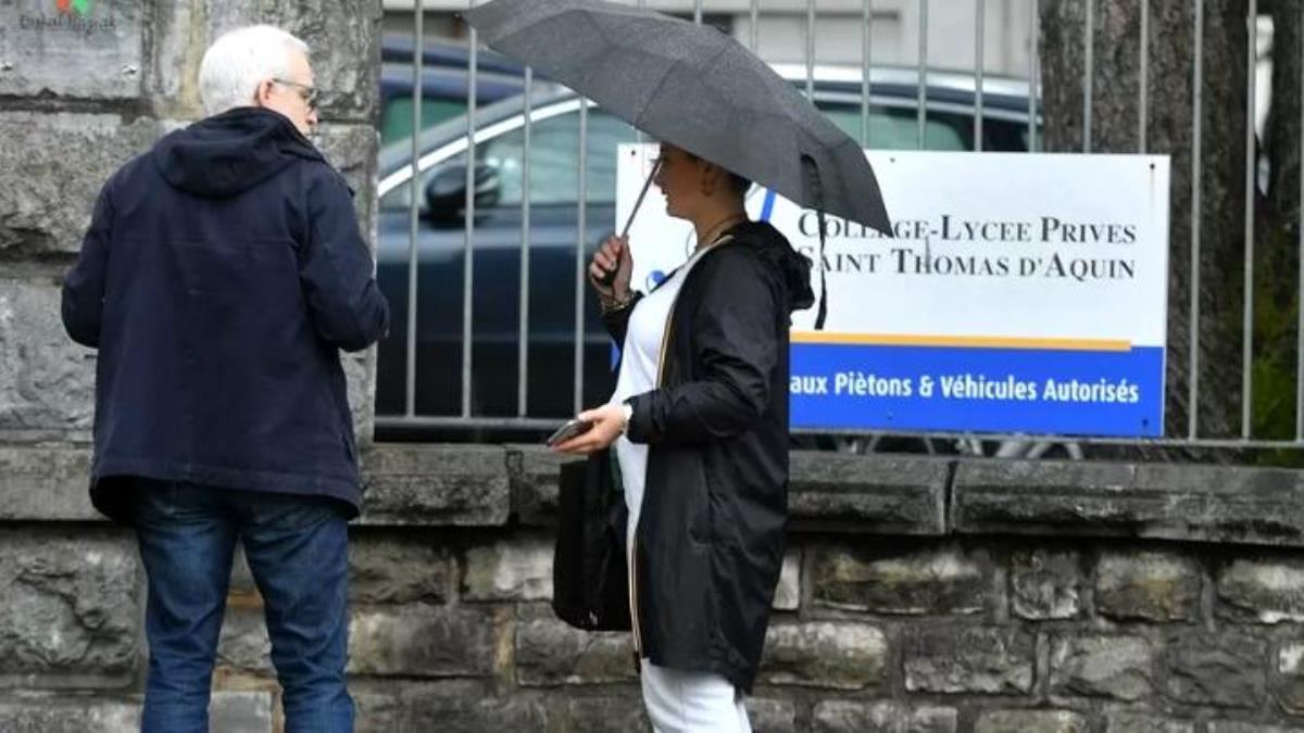 Fransa'da lise öğrencisi, öğretmeni bıçaklayarak öldürdü