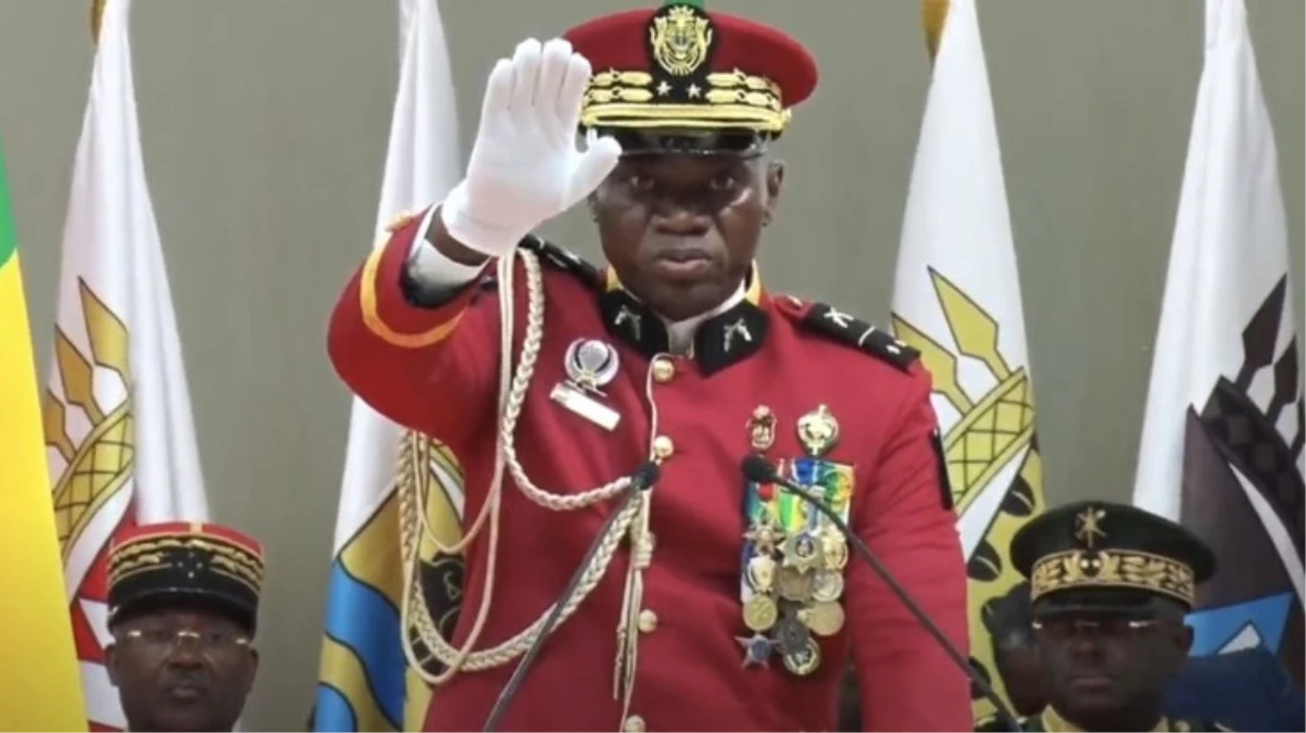 Gabon'daki darbenin arkasındaki kritik isim General Brice Oligui Nguema, geçici devlet başkanı oldu