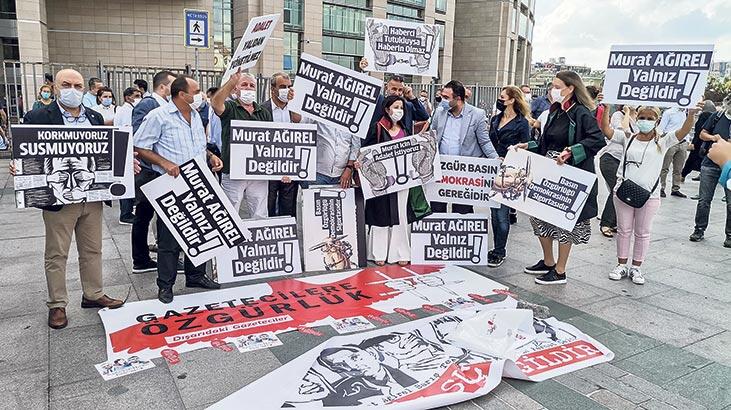 Gazeteciler tahliye edildi