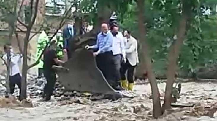 Giresun'da sel felaketi! Bakanlar mahsur kalan vatandaşlara kepçe üzerinde ulaştı