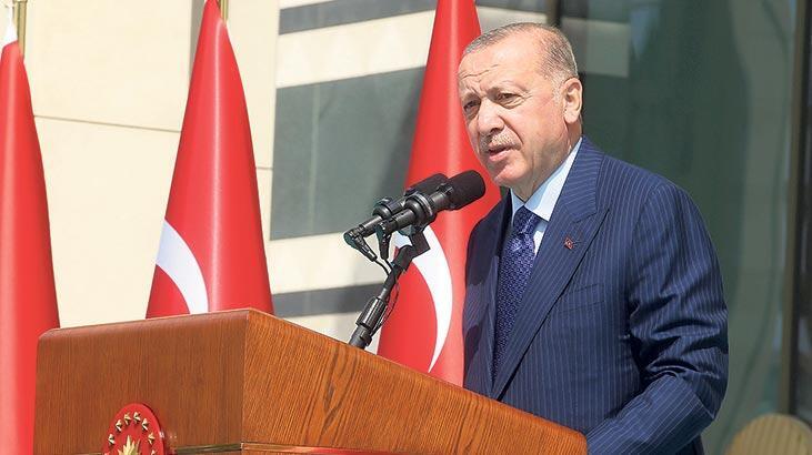 Güçlü Türkiye silüeti ufukta