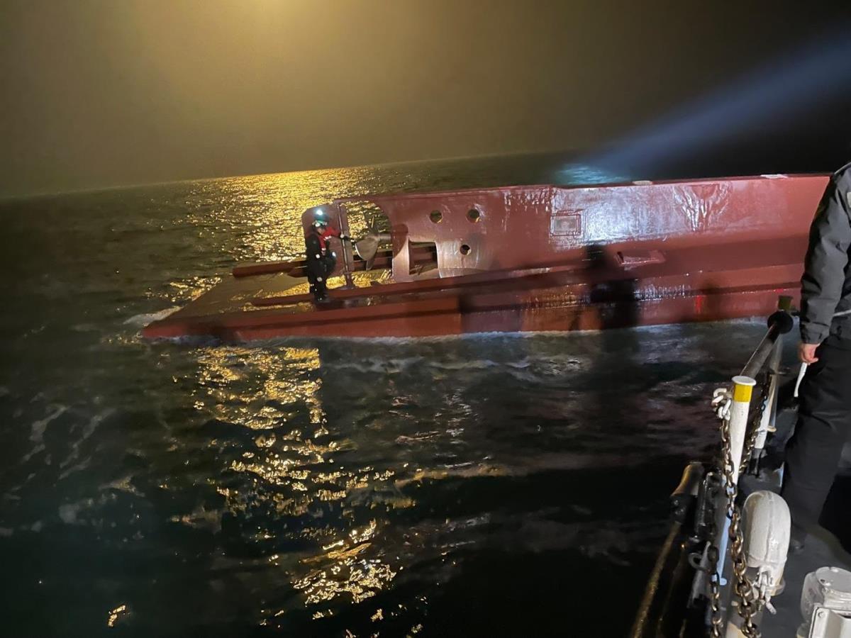 Güney Kore'de Balıkçı Teknesi Alabora Oldu: 9 Kişi Kayıp