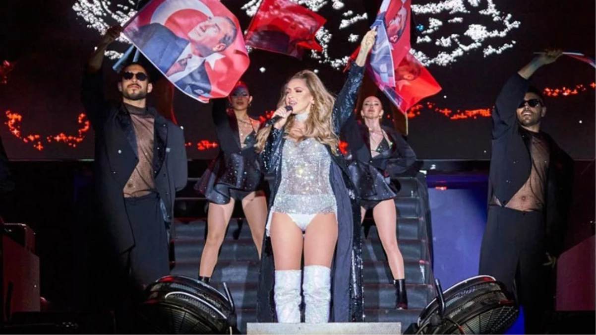 Hadise'nin mayolu kıyafetiyle marş söylemesine eski aşkı Sinan Akçıl'dan tepki