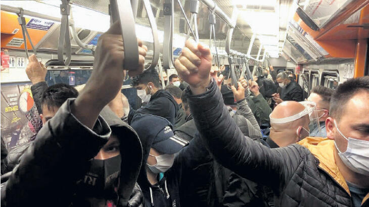 Hafta sonu geceleri evdeyiz