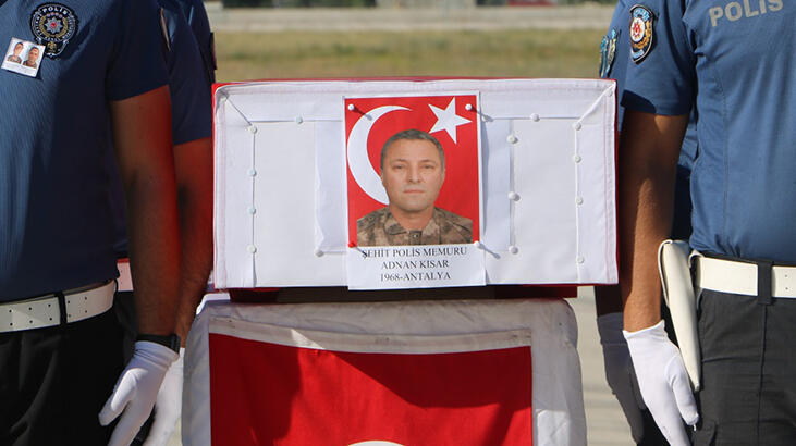 Hakkari'de 2 özel harekat polisi şehit oldu