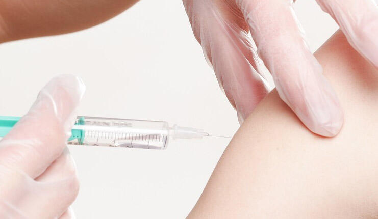 Hangi aşı daha etkili, daha iyi? Biontech mi, Sinovac mı? Aşıların yan etkisi var mı?