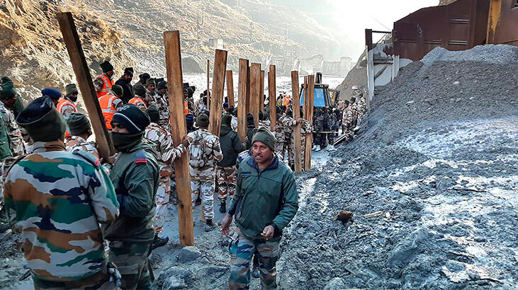 Hindistan'da buzul felaketi: Ölü sayısı artıyor!