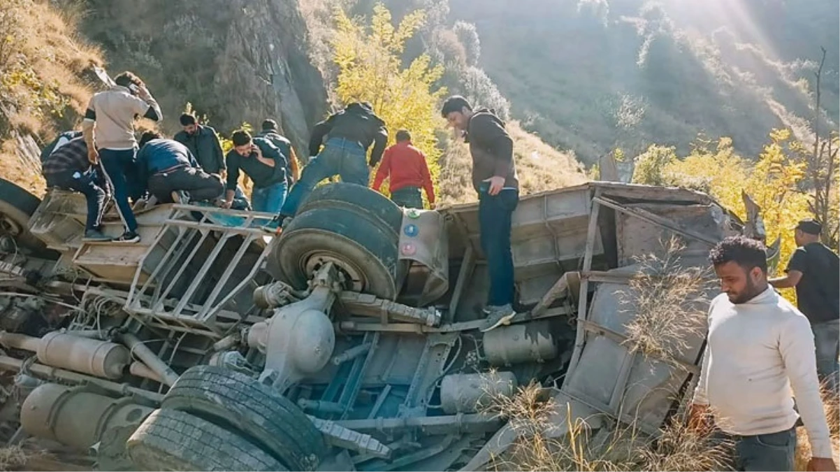 Hindistan'da katliam gibi kaza: 36 kişi hayatını kaybetti, 19 kişi yaralandı