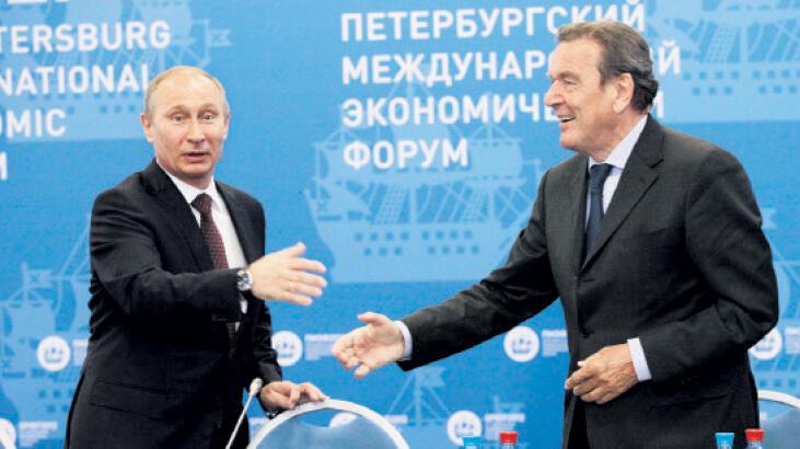 İmtiyazlarını kaybetti, sonra istifa etti