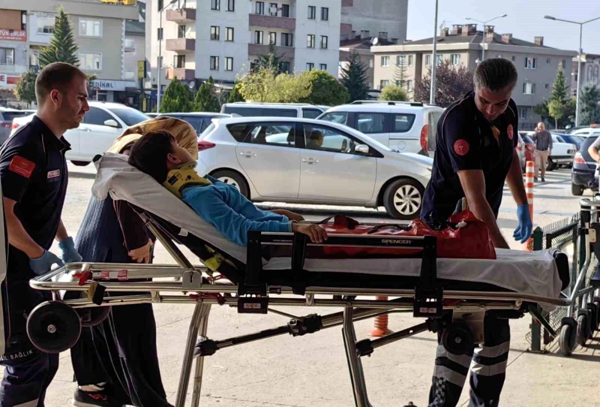 İnegöl'de otomobil çarptığı çocuk yaralandı