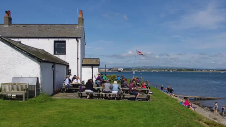 İngiltere'de ıssız bir adanın pubını işletecek 'kral' ya da 'kraliçe' aranıyor