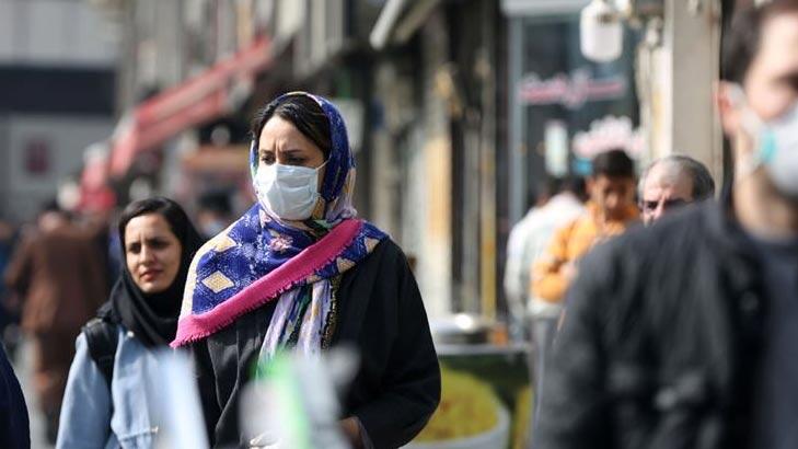 İran'da bir günde coronadan 215 kişi öldü!
