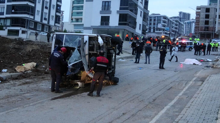 İşçi servisi devrildi! Ölü ve yaralılar var...