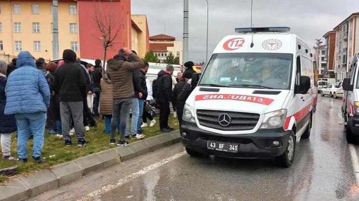 İşçi servisi ile münibüs çarpıştı: 7 yaralı