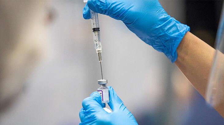 İsrail dört doz aşı uygulayan ilk ülke olmayı planlıyor