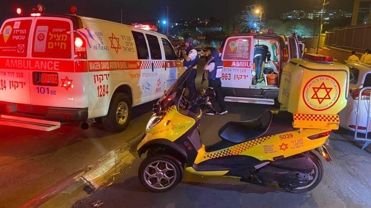 İsrail'de iki saldırgan silah ve baltayla yoldan geçenlere saldırdı: 3 ölü, 4 yaralı