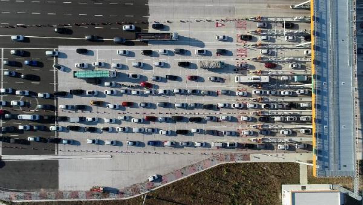İstanbul-Bursa-İzmir otoyolunda bayram yoğunluğu