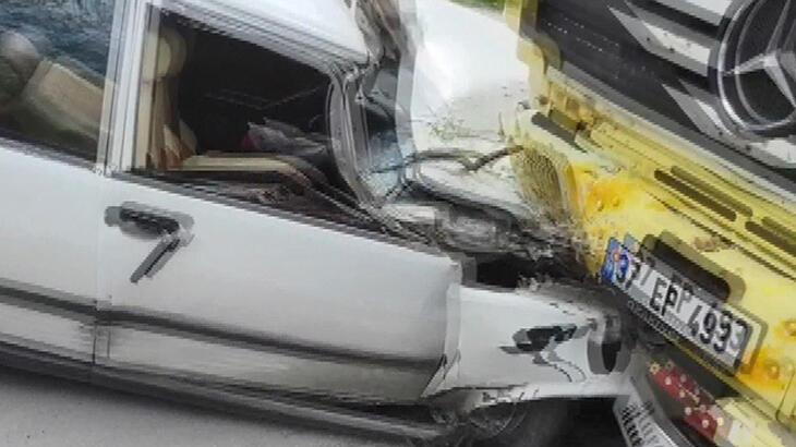 İstanbul'da dehşet! Otomobil park halindeki kamyonun altına girdi