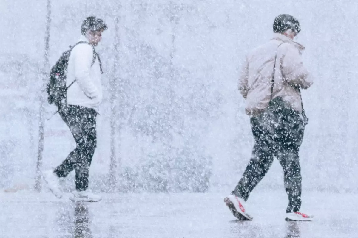 İstanbul'da yoğun kar yağışı nedeniyle eğitime bir günlük ara verildi