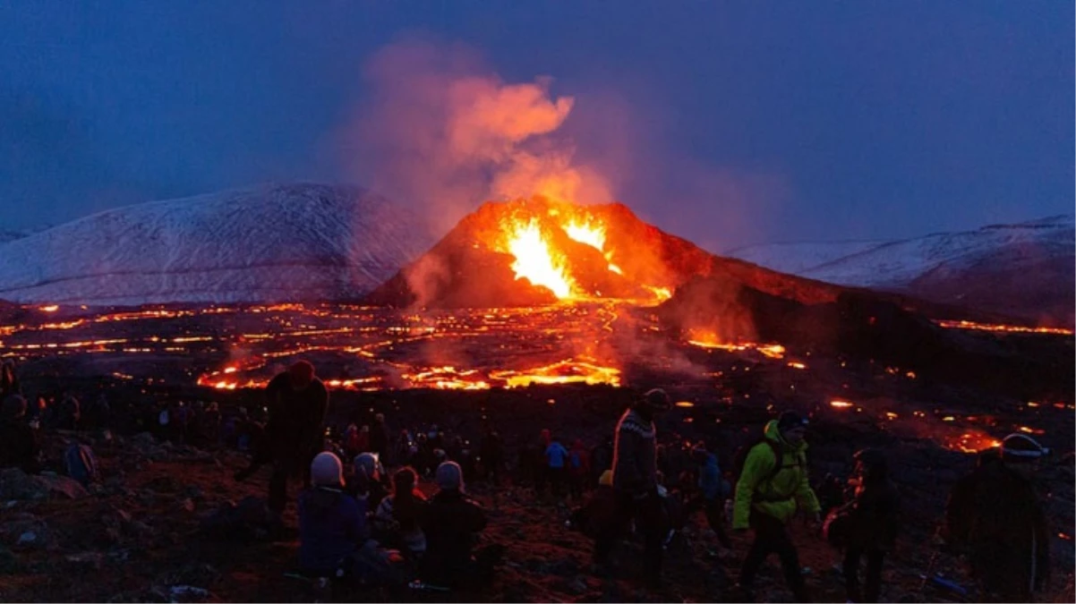 İzlanda'da OHAL ilan edildi! Son 2 günde yaşanan binlerce deprem, volkanik patlama korkusuna neden oldu