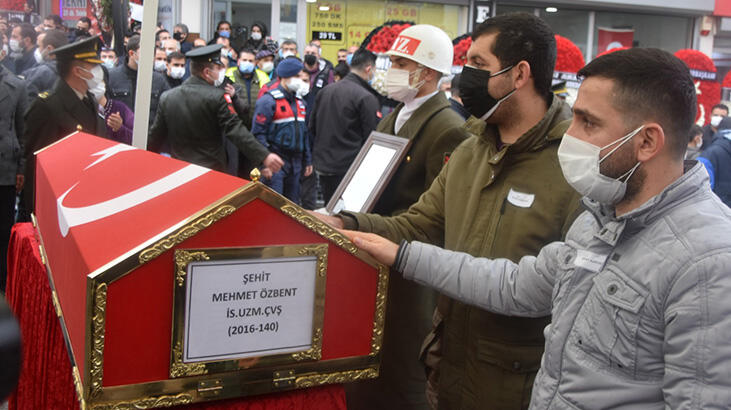 İzmir, şehidini son yolculuğuna uğurladı