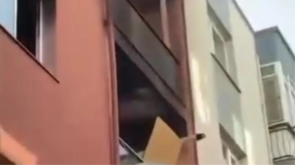 İzmir'de yangında 2 yaşındaki çocuk hayatını kaybetti