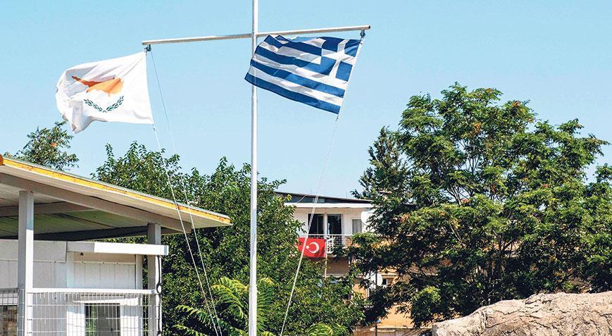 Jack Straw: Rumları AB’ye almamalıydık