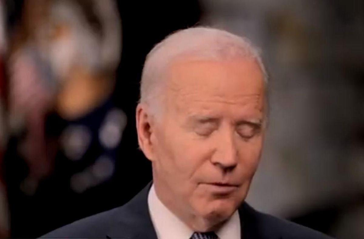 Joe Biden'ın canlı yayında içi geçti, sunucu zor anlar yaşadı