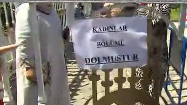 Kadınlar Ayasofya Camii’ne akın etti