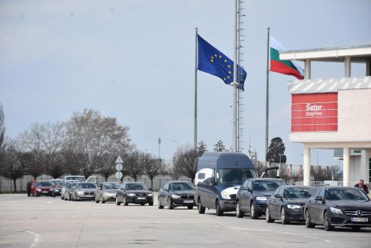 Kapıkule'den PCR testi kontrolüyle giriş yoğunluğu