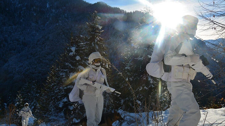 Mehmetçiği kar kış durdurmuyor! 