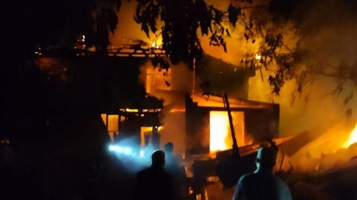 Karabük'te korkutan yangın! Küle döndü