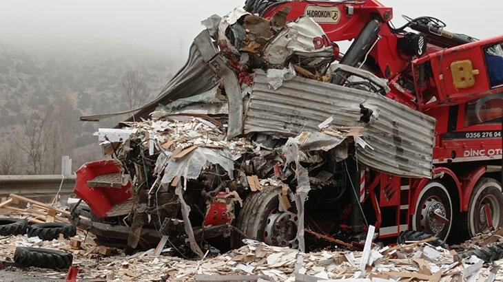 Katliam gibi kaza! 3  ölü