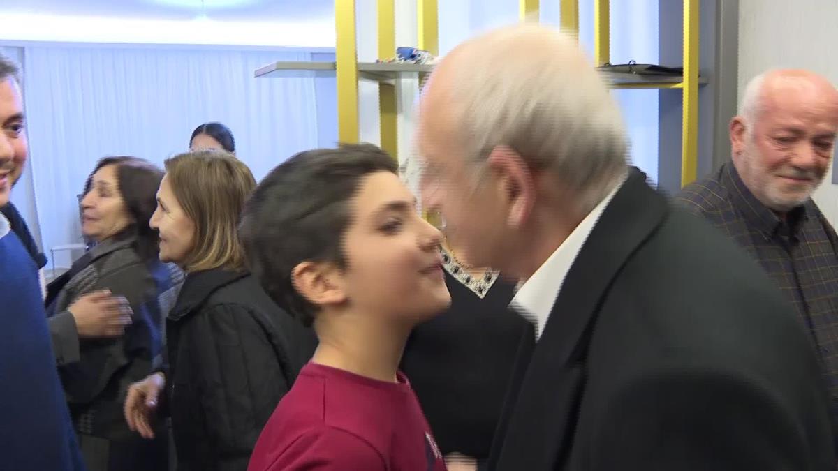 Kılıçdaroğlu'nun Dinlediği Samandağlı Depremzede: İlk 5 Gün Devlet Adına Hiçbir Çalışma Yoktu.