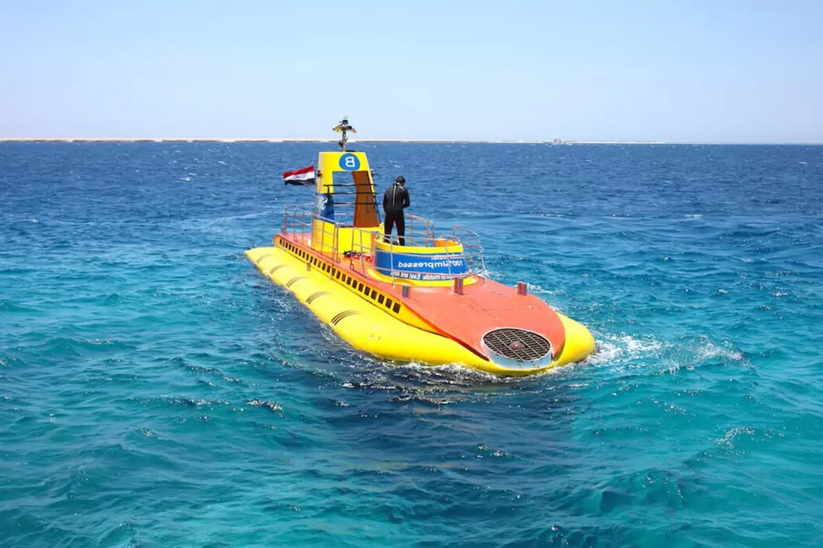 Kızıldeniz'de facia! Turistleri taşıyan denizaltı battı, çok sayıda ölü ve yaralı var