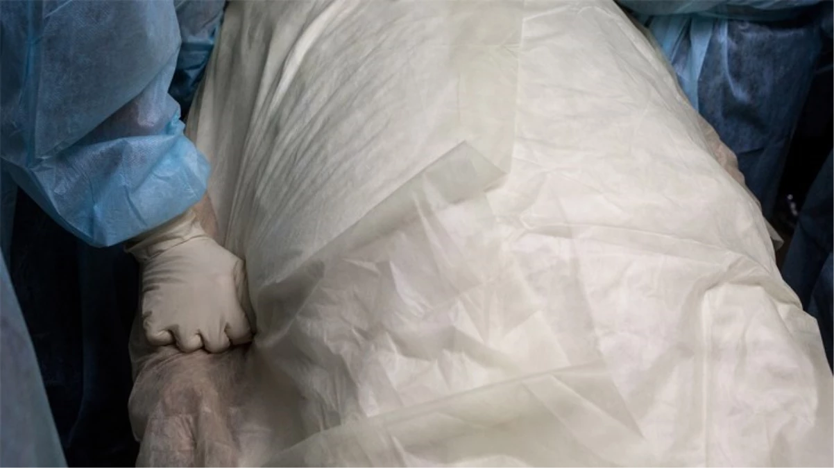 Londra'da bir dairede 2'si çocuk 4 kişi ölü bulundu