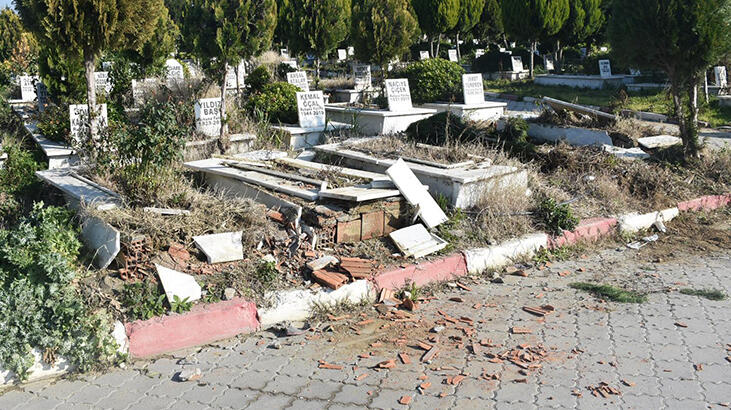 Manisa'da mezarlıklara saldırı! Soruşturma sürüyor
