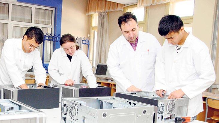 ‘Mesleki gelişim eğitimi almamış öğretmen kalmayacak’