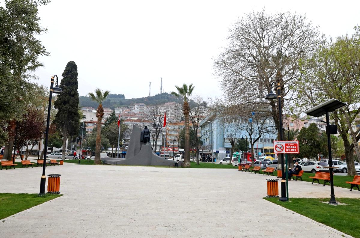 Mudanya'daki parklar güneş enerjisiyle aydınlatılıyor