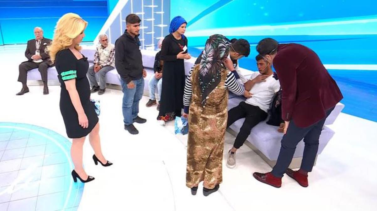 Müge Anlı'dan yürek burkan anlar! Kendisini 6 aylıkken terk eden annesinin fotoğrafını gören genç, fenalık geçirdi