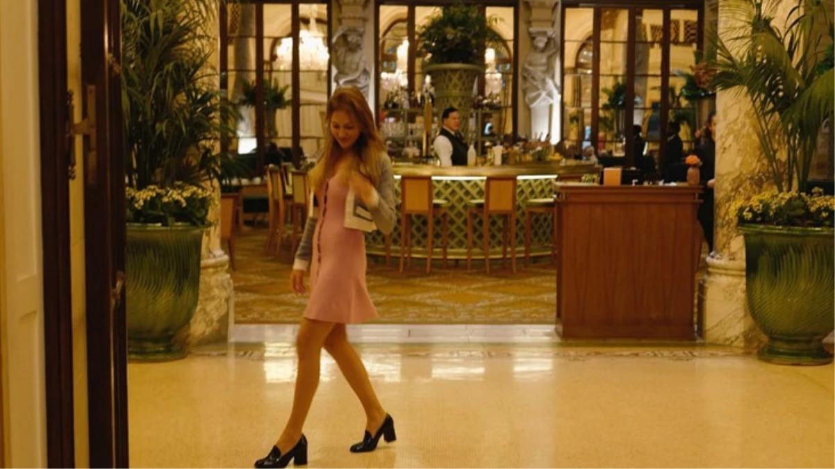 New York'ta lüks otelde kalan Meryem Uzerli küvette üstsüz poz verdi