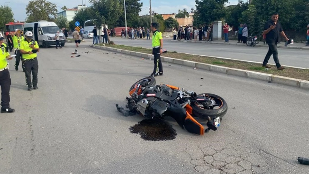 Öğrenci minibüsü ile motosikletin çarpıştığı kazada 2 kişi hayatını kaybetti