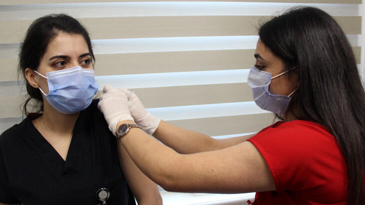 Öğrencilerden aşılama sitemi