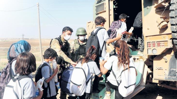 Öğrencilere zırhlı okul servisi