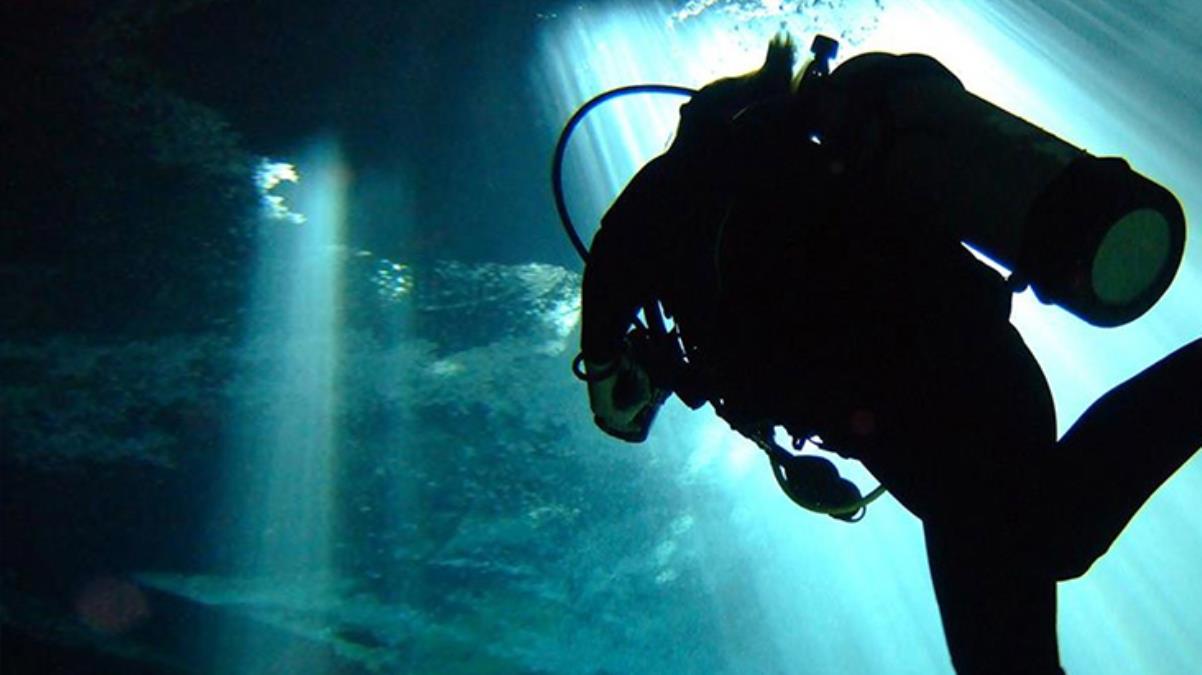 Okyanus dibine dalan dalgıcın karşılaştığı gizemli yol yüzünden dili tutuldu: İnsanlık bunu görmeli