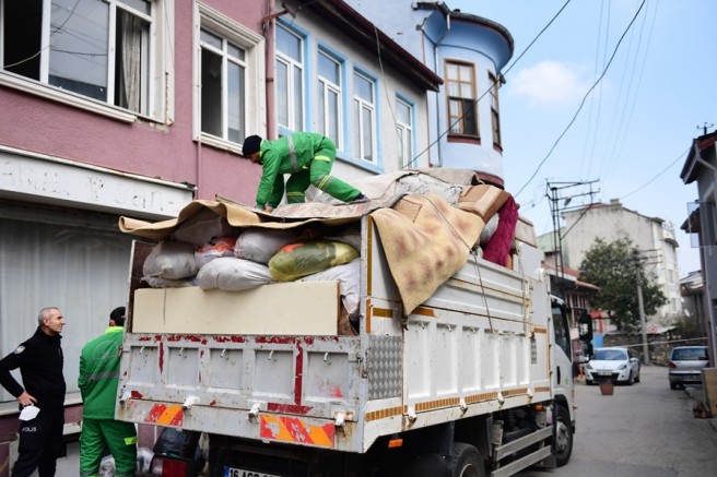 Osmangazi Belediyesi Çöp Eve Müdahale Etti, Kayıhan Rahat Nefes Aldı