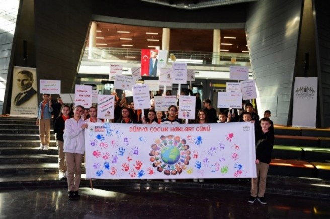 Osmangazi’de Çocuk Hakları Günü Renkli Pankartlarla Kutlandı